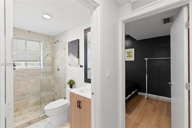 810 7th St 102, Miami Beach, FL 33139