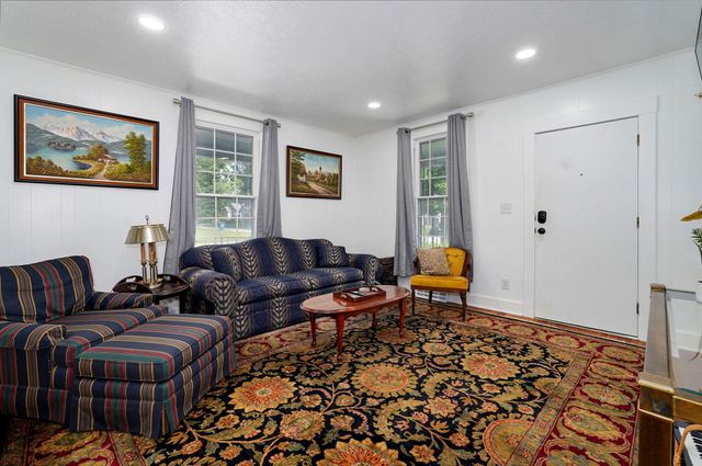 1462 E Mcdaniel Street, Springfield, MO 65802