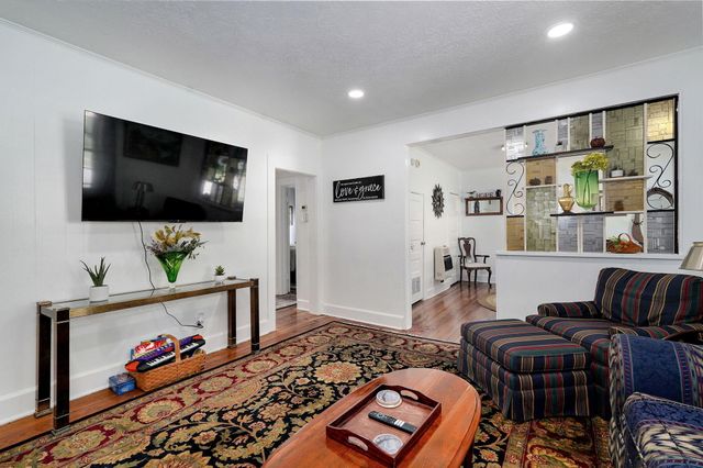 1462 E Mcdaniel Street, Springfield, MO 65802