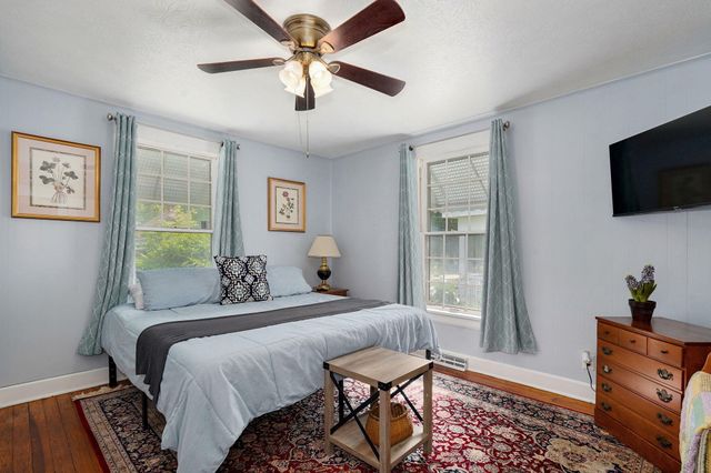 1462 E Mcdaniel Street, Springfield, MO 65802