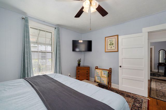 1462 E Mcdaniel Street, Springfield, MO 65802