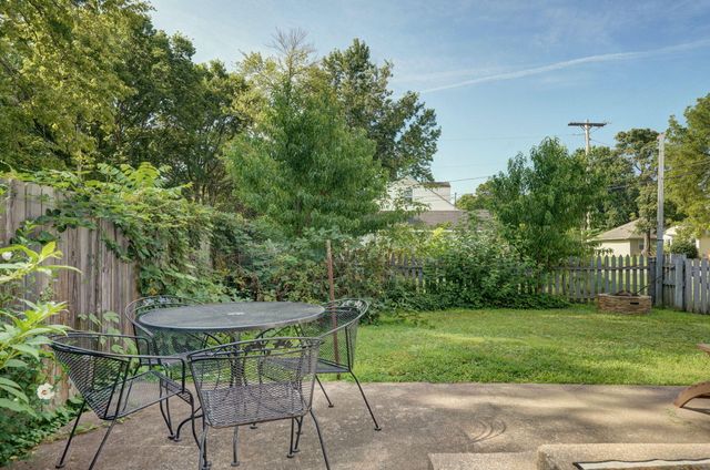 1462 E Mcdaniel Street, Springfield, MO 65802