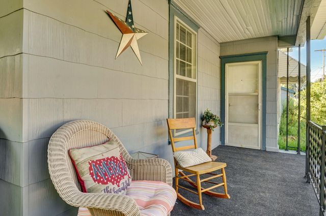 1462 E Mcdaniel Street, Springfield, MO 65802