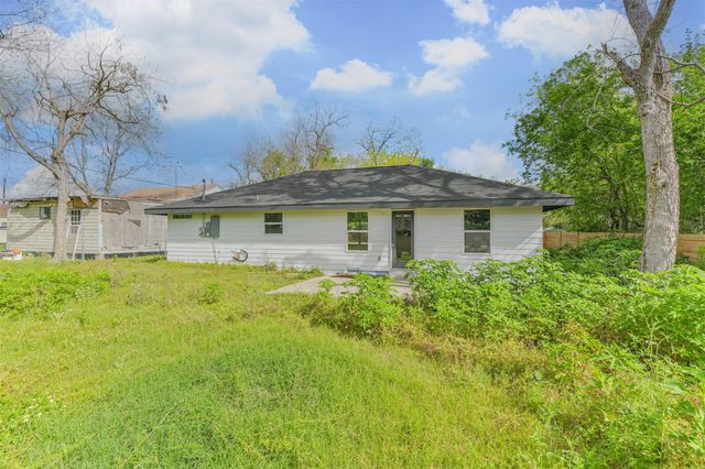 209 Leago Street, Houston, TX 77022