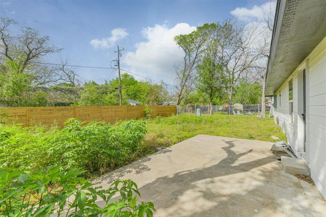 209 Leago Street, Houston, TX 77022