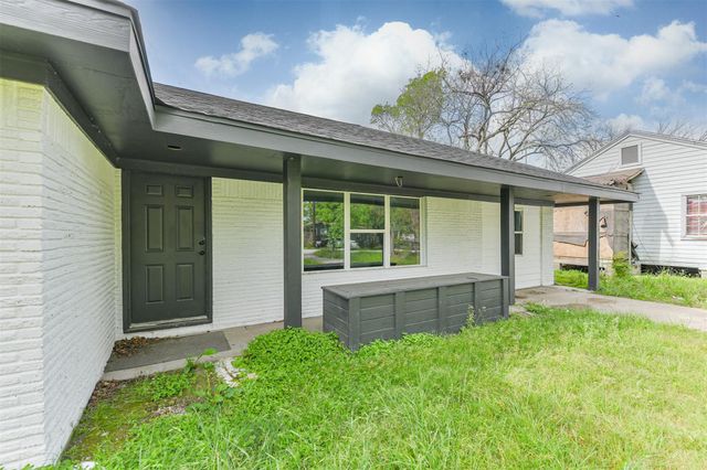 209 Leago Street, Houston, TX 77022
