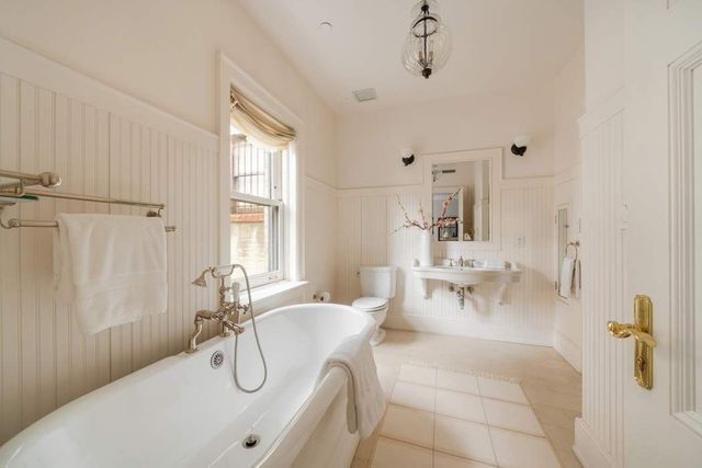 41 Riverside Drive, New York City, NY 10023