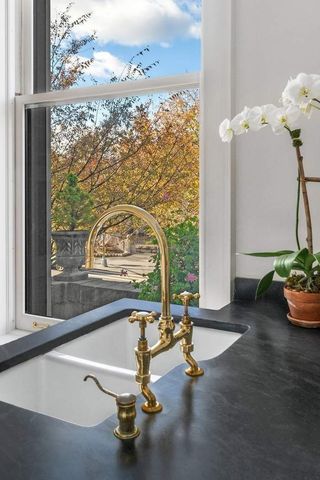 41 Riverside Drive, New York City, NY 10023