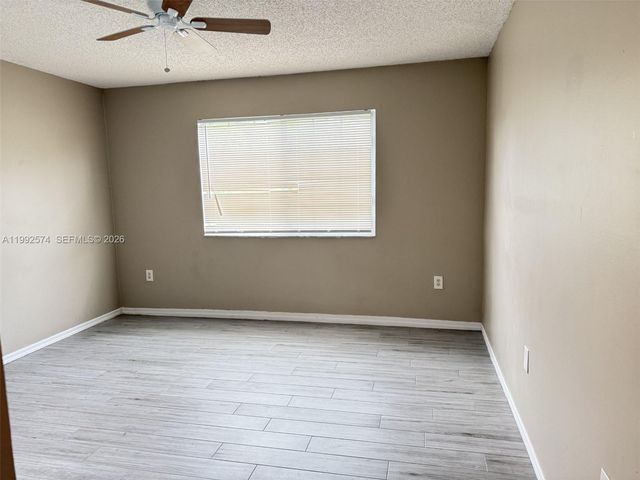 5015 Wiles Rd 207, Coconut Creek, FL 33073