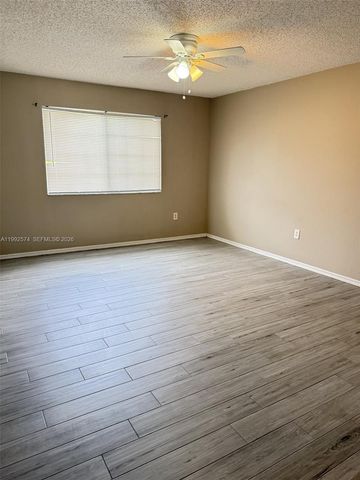 5015 Wiles Rd 207, Coconut Creek, FL 33073