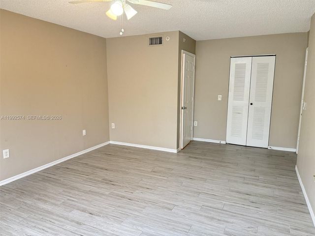 5015 Wiles Rd 207, Coconut Creek, FL 33073