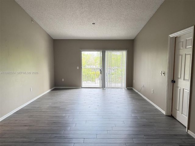 5015 Wiles Rd 207, Coconut Creek, FL 33073