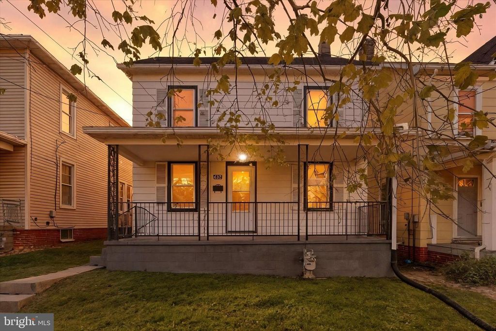 632 E WALNUT ST, Hanover, PA 17331