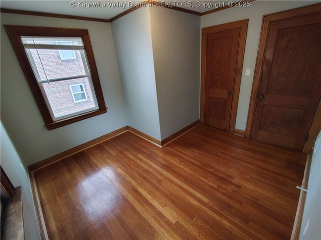 102 3rd Avenue, South Charleston, WV 25301