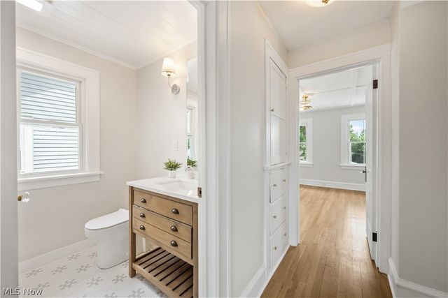 2096 Reveley Avenue, Lakewood, OH 44107