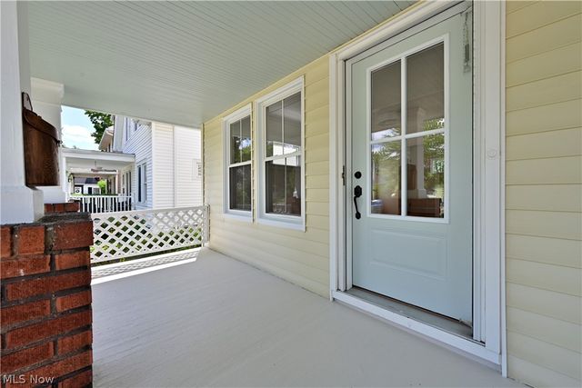 2096 Reveley Avenue, Lakewood, OH 44107