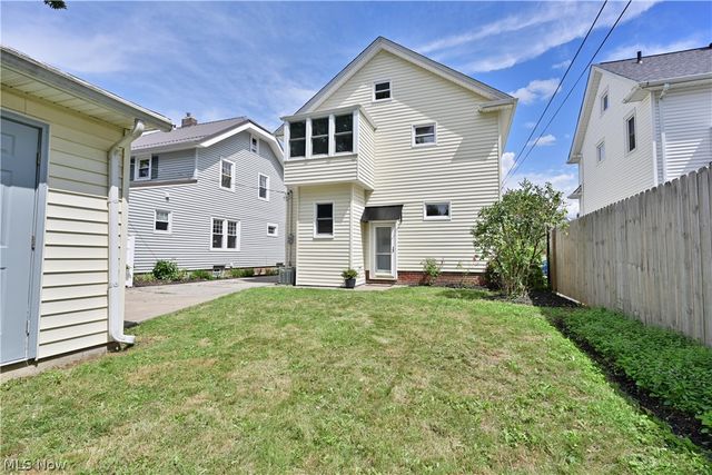 2096 Reveley Avenue, Lakewood, OH 44107