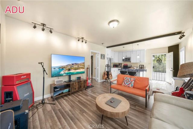 818 W Bonnie Brae Court, Ontario, CA 91762