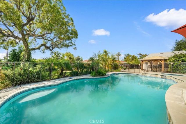 818 W Bonnie Brae Court, Ontario, CA 91762