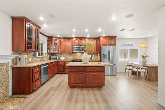 818 W Bonnie Brae Court, Ontario, CA 91762