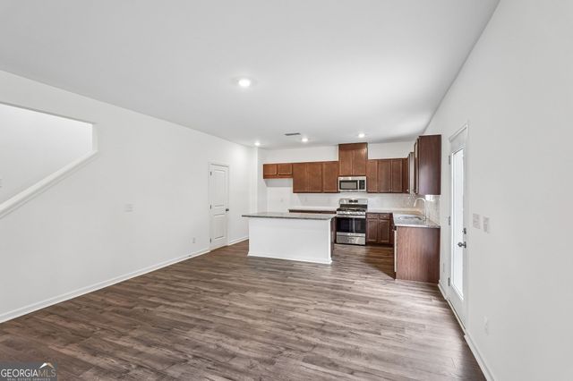 205 Groveton Court, Euharlee, GA 30145