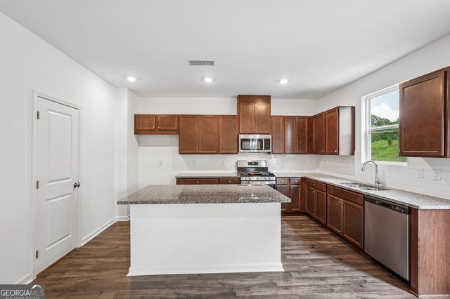 205 Groveton Court, Euharlee, GA 30145