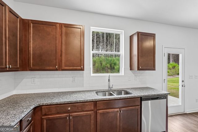 205 Groveton Court, Euharlee, GA 30145