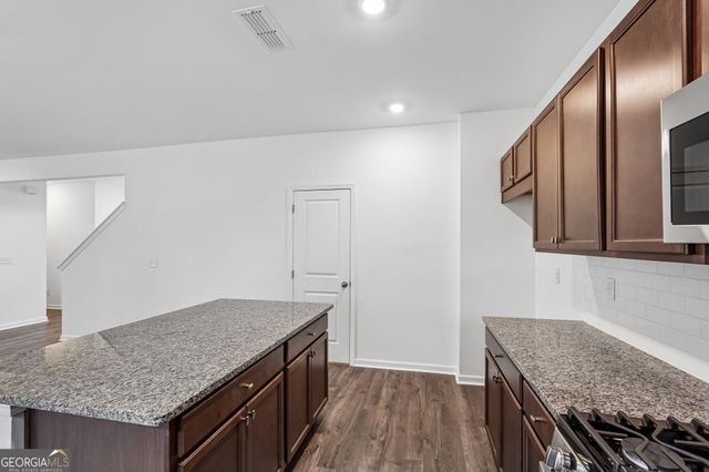 205 Groveton Court, Euharlee, GA 30145