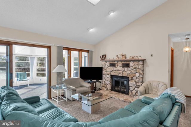 1007 LAUREL BLVD, Lanoka Harbor, NJ 08734