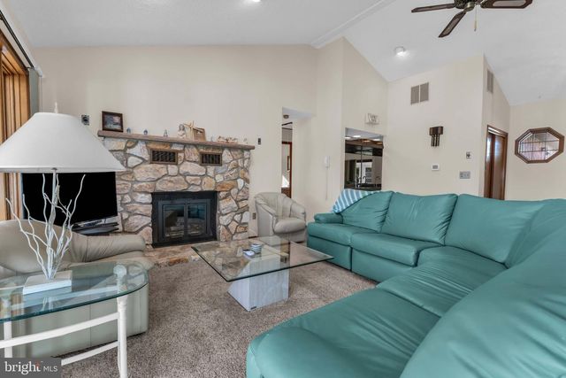 1007 LAUREL BLVD, Lanoka Harbor, NJ 08734