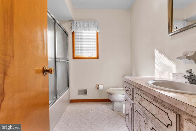 1007 LAUREL BLVD, Lanoka Harbor, NJ 08734