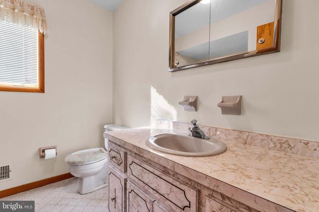 1007 LAUREL BLVD, Lanoka Harbor, NJ 08734