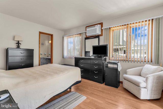 1007 LAUREL BLVD, Lanoka Harbor, NJ 08734