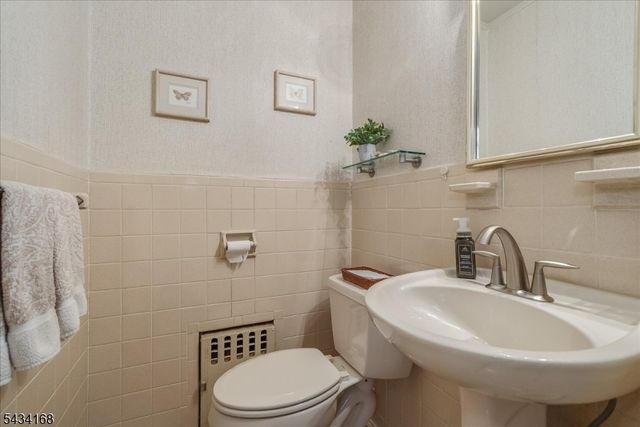 303 Highland Ave, Boonton Town, NJ 07005