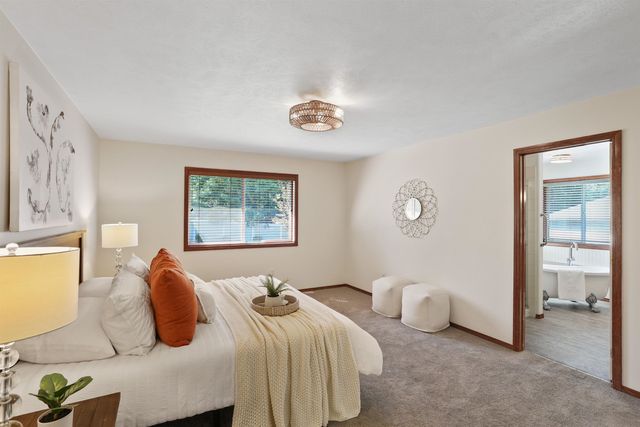 307 W Arrow Ln, Spokane, WA 99208