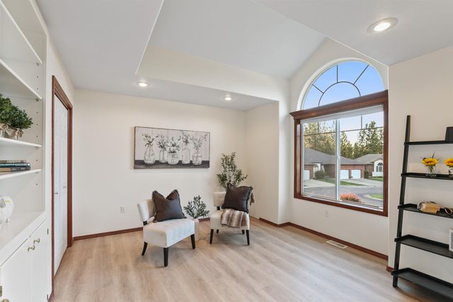 307 W Arrow Ln, Spokane, WA 99208