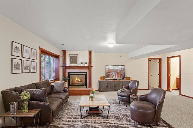 307 W Arrow Ln, Spokane, WA 99208