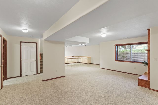 307 W Arrow Ln, Spokane, WA 99208