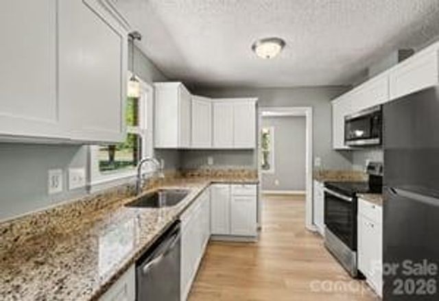 7040 Idlewild Road, Charlotte, NC 28212