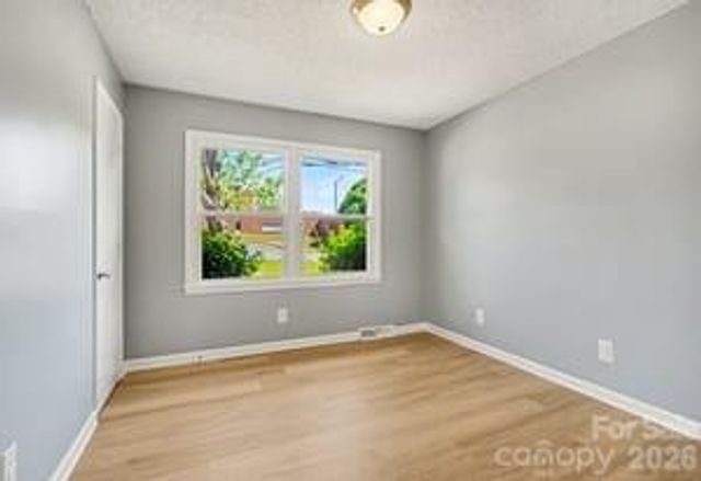7040 Idlewild Road, Charlotte, NC 28212