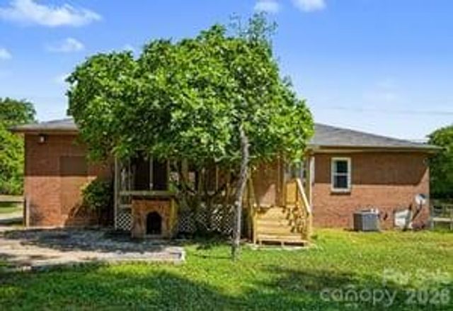 7040 Idlewild Road, Charlotte, NC 28212