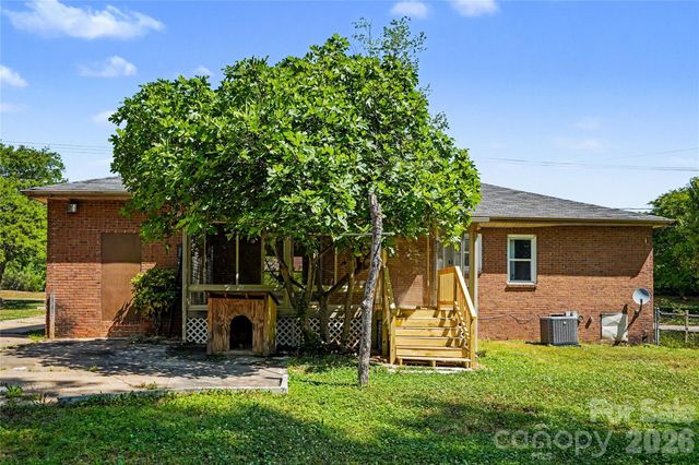 7040 Idlewild Road, Charlotte, NC 28212