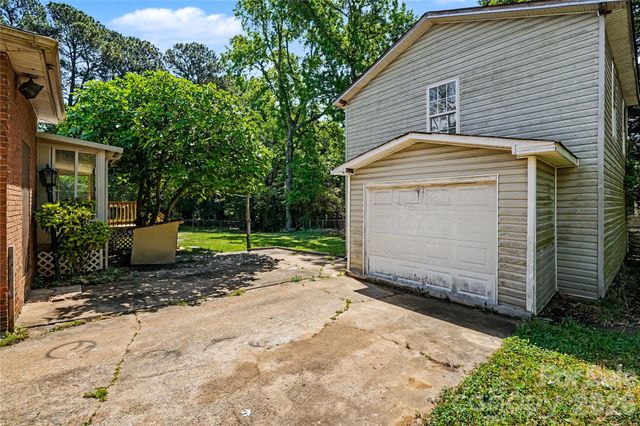 7040 Idlewild Road, Charlotte, NC 28212