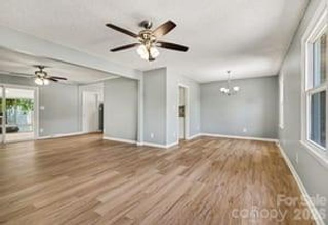 7040 Idlewild Road, Charlotte, NC 28212