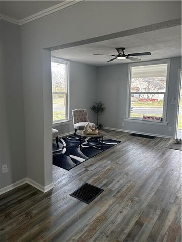 826 S Cottage Street, Independence, MO 64050