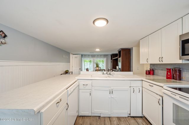 4152 Hickman Ave, Louisville, KY 40213