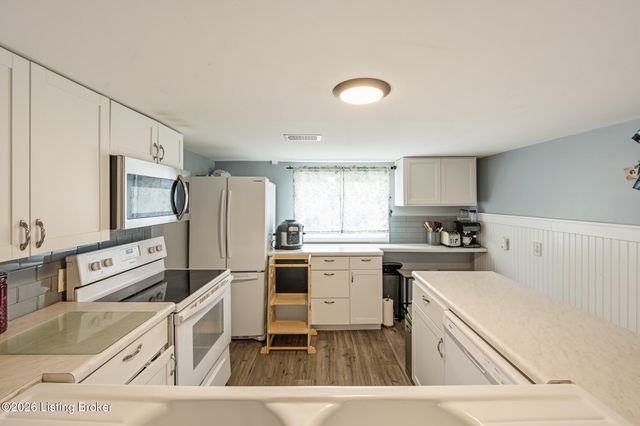 4152 Hickman Ave, Louisville, KY 40213
