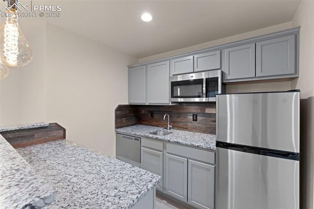12644 Highland Oaks Place, Colorado Springs, CO 80921