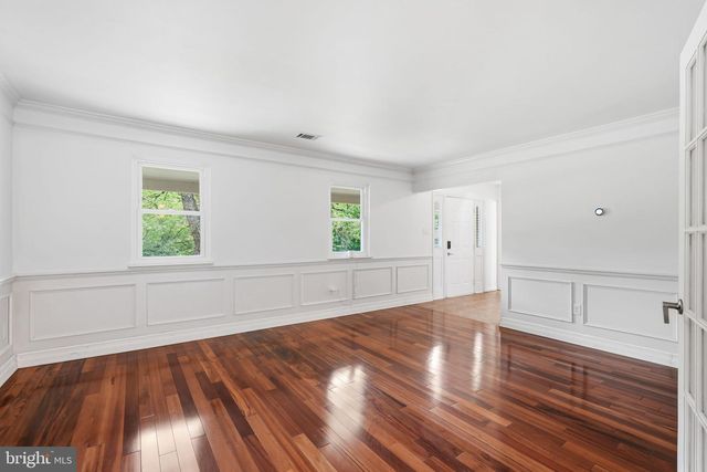 1300 BAYSHIRE LN, Herndon, VA 20170