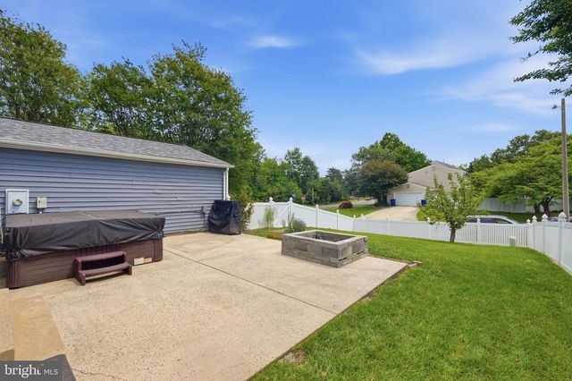 1300 BAYSHIRE LN, Herndon, VA 20170